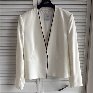 Elegant White Women's Blazer